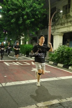 Runner Photo 4208761
