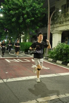 Runner Photo 4208763