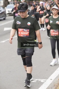 Runner Photo 4208767