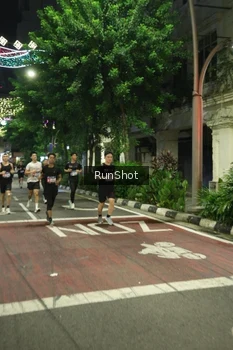 Runner Photo 4208784