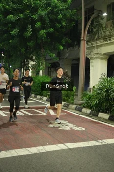 Runner Photo 4208810