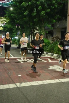 Runner Photo 4208813