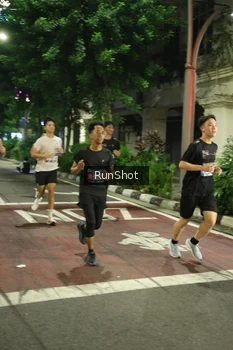 Runner Photo 4208818