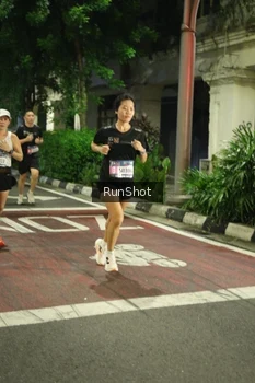 Runner Photo 4208935