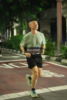 Runner Photo 4209005