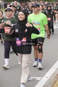 Runner Photo 4209010