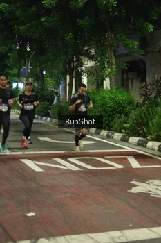 Runner Photo 4209017