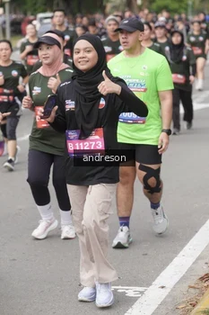 Runner Photo 4209043