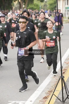 Runner Photo 4209065