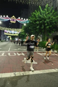 Runner Photo 4209105