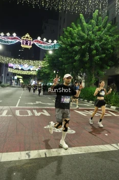 Runner Photo 4209107