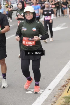 Runner Photo 4209113