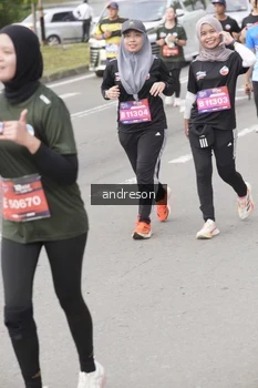 Runner Photo 4209115