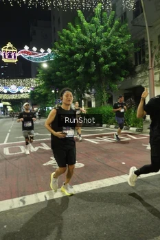 Runner Photo 4209116