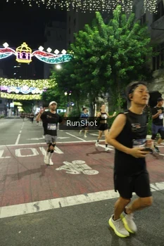 Runner Photo 4209121