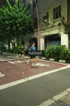 Runner Photo 4209125