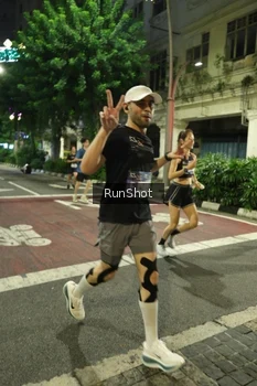Runner Photo 4209131