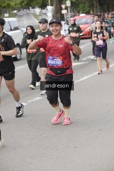 Runner Photo 4209137