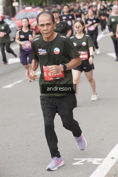 Runner Photo 4209162