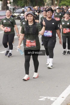 Runner Photo 4209221
