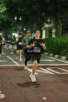 Runner Photo 4209231