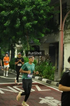 Runner Photo 4209252