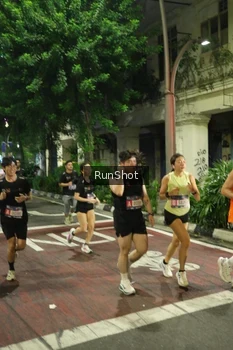 Runner Photo 4209310