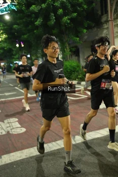 Runner Photo 4209318