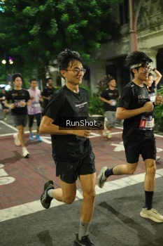 Runner Photo 4209326