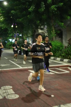 Runner Photo 4209330