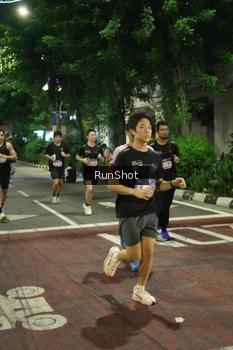 Runner Photo 4209331