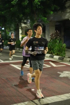 Runner Photo 4209334
