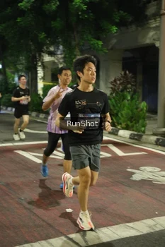 Runner Photo 4209336