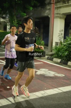 Runner Photo 4209339
