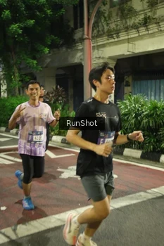 Runner Photo 4209341