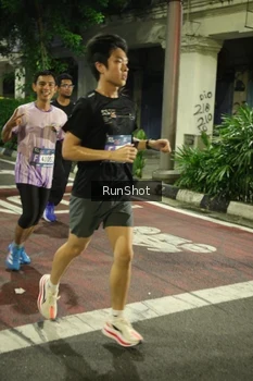 Runner Photo 4209342