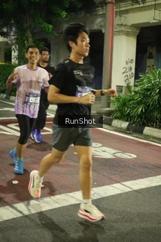 Runner Photo 4209343