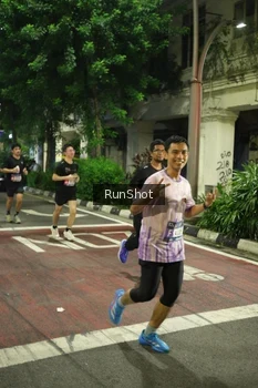 Runner Photo 4209344