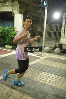 Runner Photo 4209366