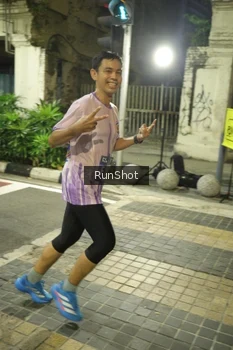 Runner Photo 4209373