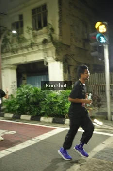 Runner Photo 4209375