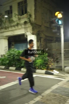 Runner Photo 4209376