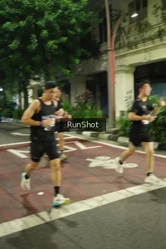 Runner Photo 4209377