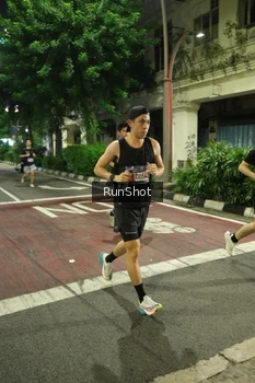 Runner Photo 4209380