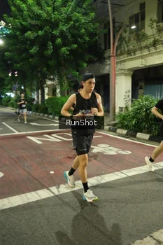Runner Photo 4209381