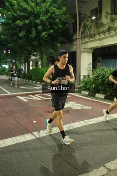 Runner Photo 4209383