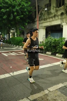 Runner Photo 4209387