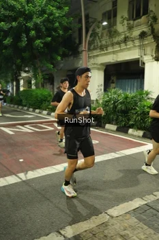 Runner Photo 4209389