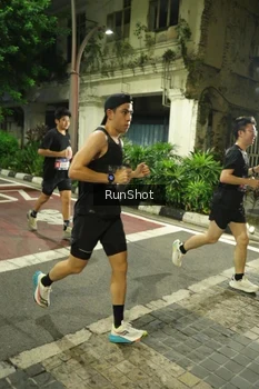 Runner Photo 4209391