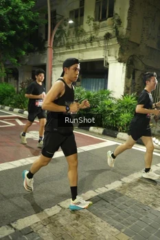 Runner Photo 4209392